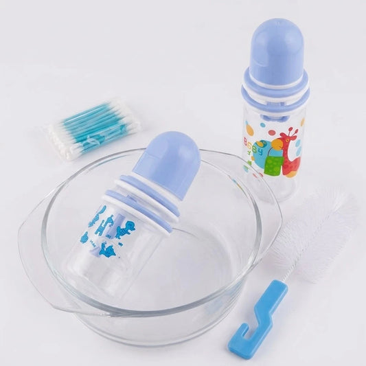 Lot repas bébé avec bavoir et accessoires de nettoyage